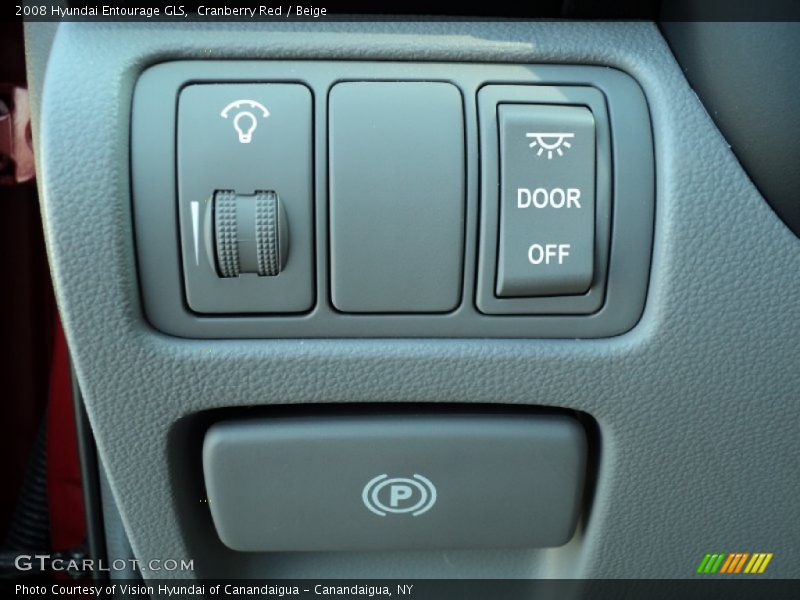 Cranberry Red / Beige 2008 Hyundai Entourage GLS