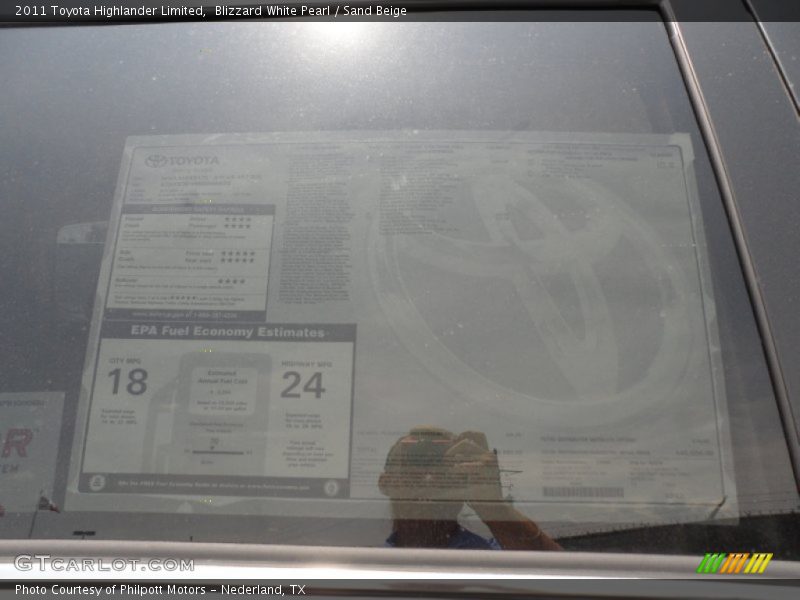 Blizzard White Pearl / Sand Beige 2011 Toyota Highlander Limited