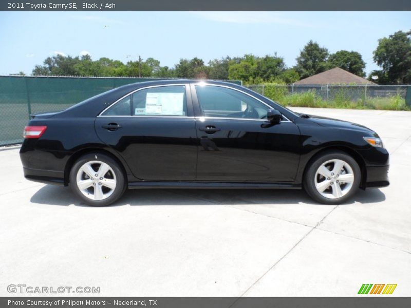 Black / Ash 2011 Toyota Camry SE