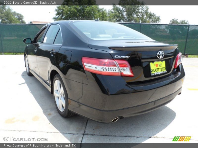 Black / Ash 2011 Toyota Camry SE