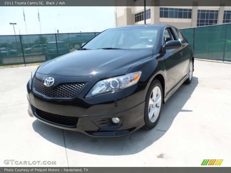 Black / Ash 2011 Toyota Camry SE