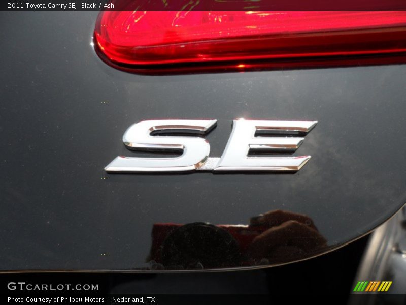 Black / Ash 2011 Toyota Camry SE