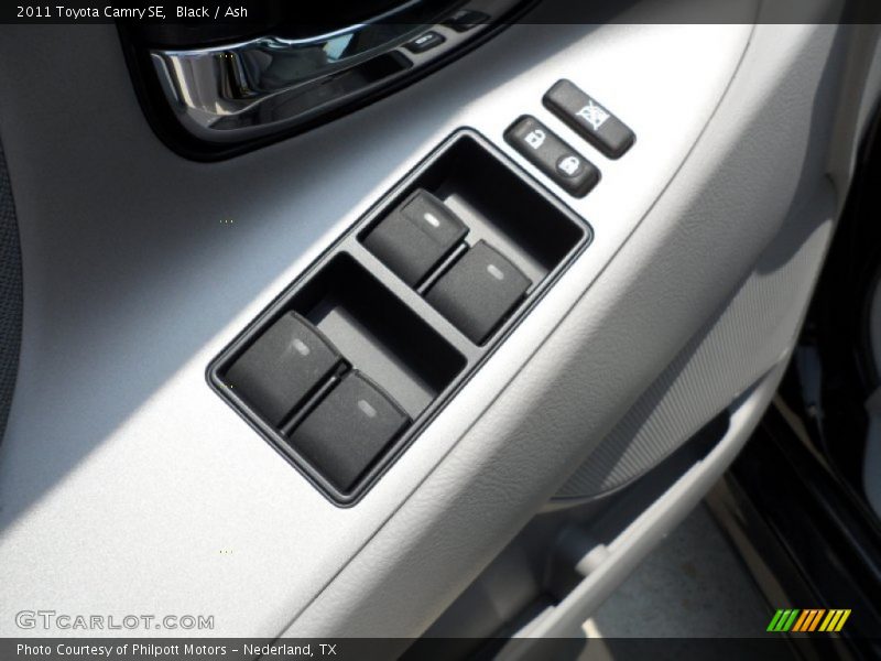 Black / Ash 2011 Toyota Camry SE