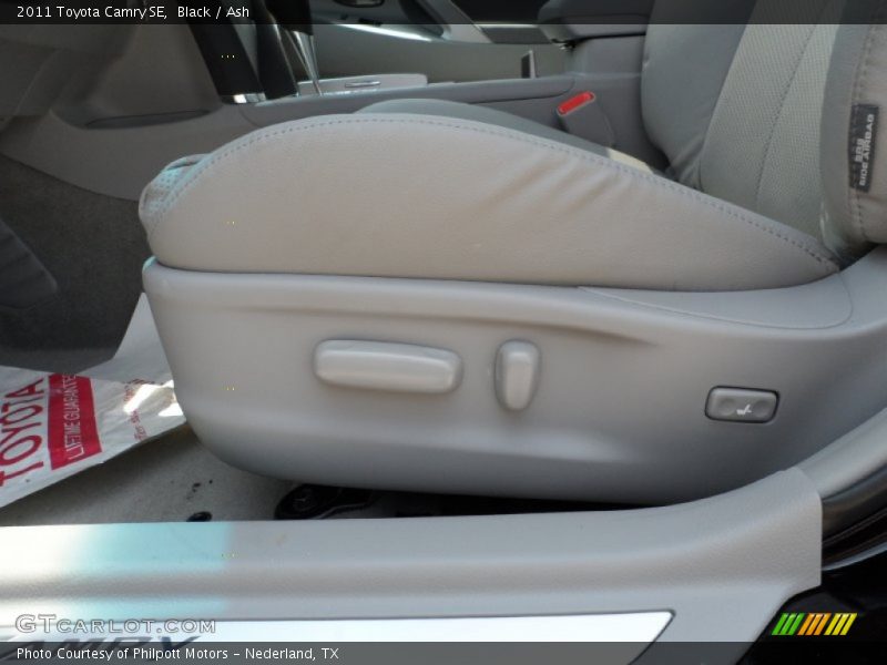 Black / Ash 2011 Toyota Camry SE