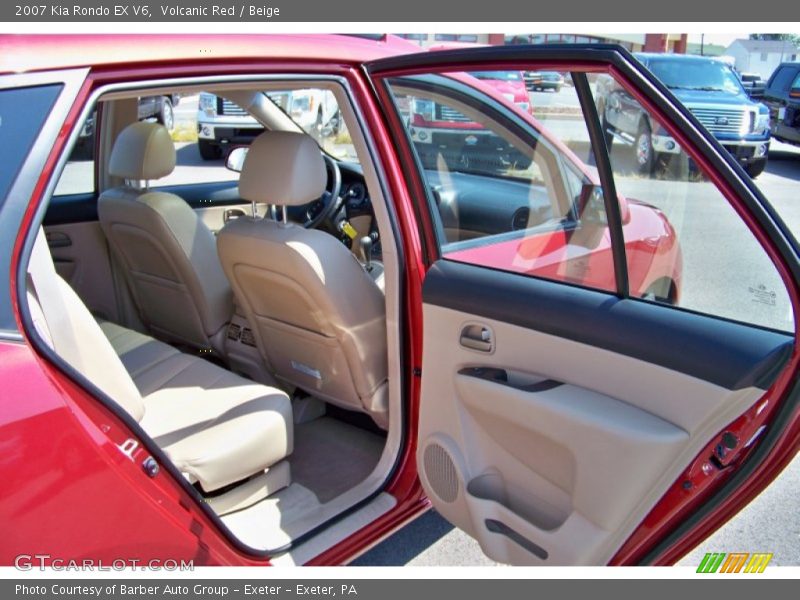 Volcanic Red / Beige 2007 Kia Rondo EX V6