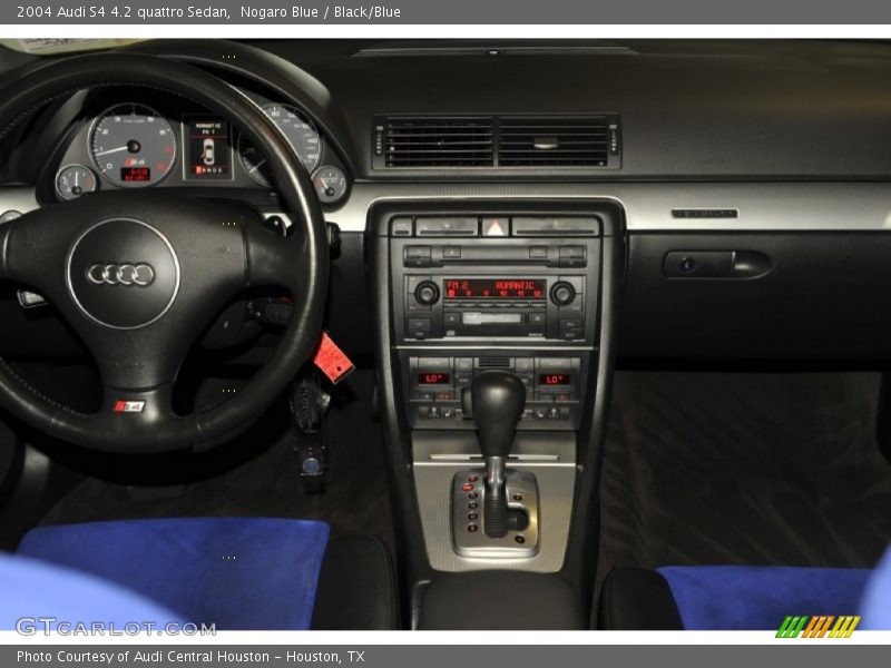 Dashboard of 2004 S4 4.2 quattro Sedan