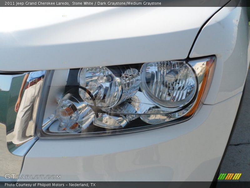 Stone White / Dark Graystone/Medium Graystone 2011 Jeep Grand Cherokee Laredo