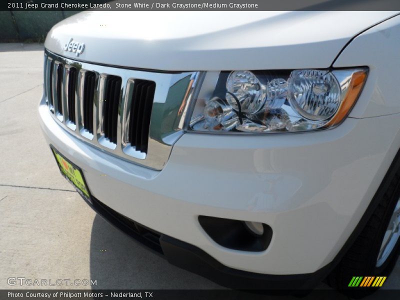 Stone White / Dark Graystone/Medium Graystone 2011 Jeep Grand Cherokee Laredo