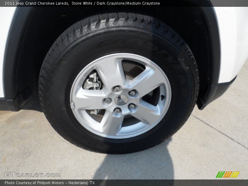 Stone White / Dark Graystone/Medium Graystone 2011 Jeep Grand Cherokee Laredo