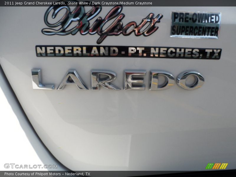 Stone White / Dark Graystone/Medium Graystone 2011 Jeep Grand Cherokee Laredo