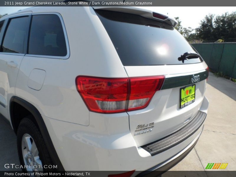 Stone White / Dark Graystone/Medium Graystone 2011 Jeep Grand Cherokee Laredo