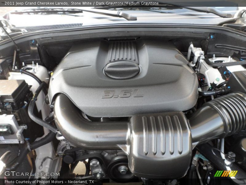 Stone White / Dark Graystone/Medium Graystone 2011 Jeep Grand Cherokee Laredo