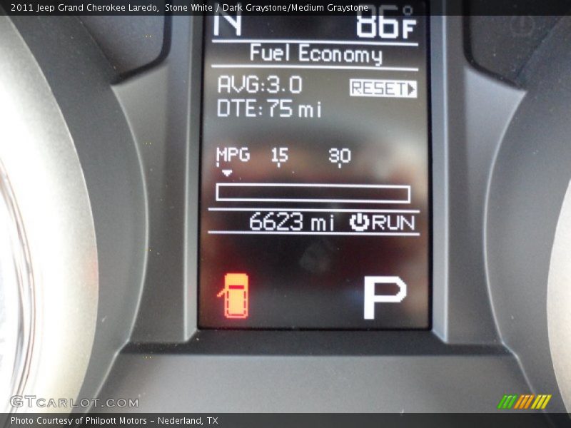 Stone White / Dark Graystone/Medium Graystone 2011 Jeep Grand Cherokee Laredo