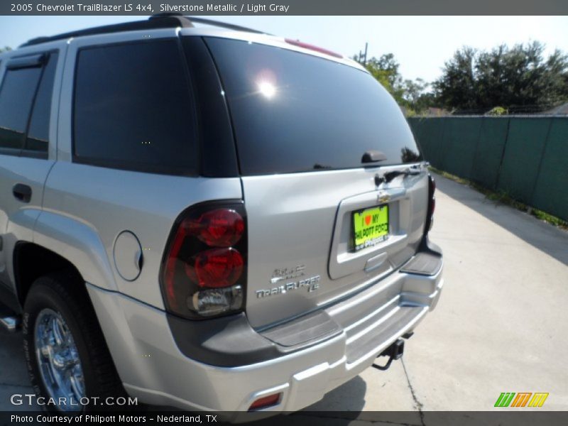 Silverstone Metallic / Light Gray 2005 Chevrolet TrailBlazer LS 4x4