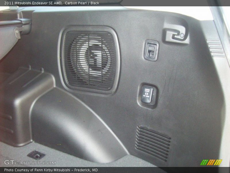 Carbon Pearl / Black 2011 Mitsubishi Endeavor SE AWD