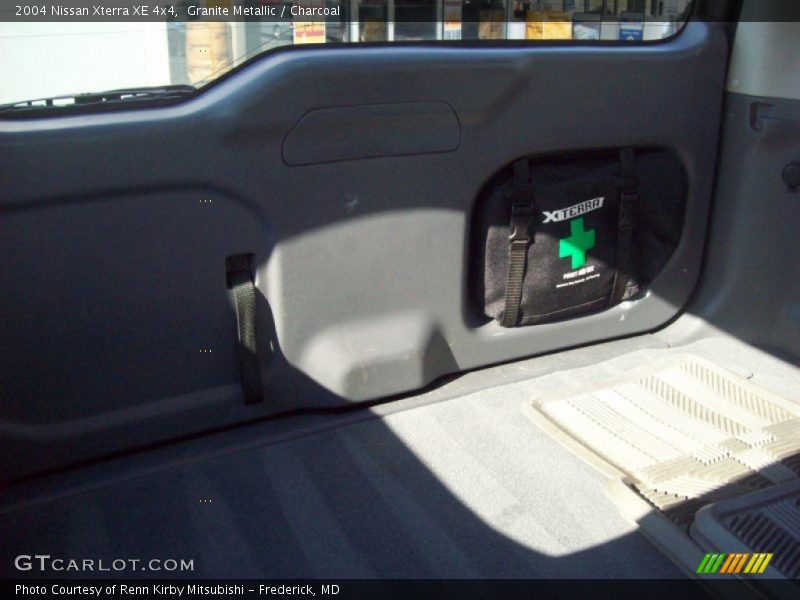 Granite Metallic / Charcoal 2004 Nissan Xterra XE 4x4