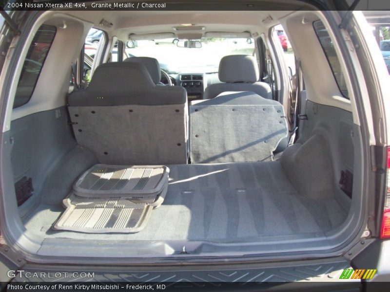 Granite Metallic / Charcoal 2004 Nissan Xterra XE 4x4