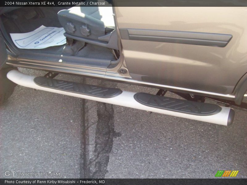 Granite Metallic / Charcoal 2004 Nissan Xterra XE 4x4
