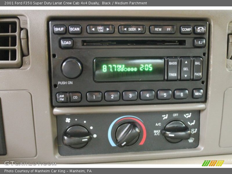 Controls of 2001 F350 Super Duty Lariat Crew Cab 4x4 Dually