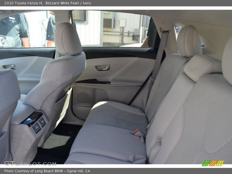 Blizzard White Pearl / Ivory 2010 Toyota Venza I4