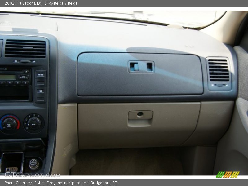 Silky Beige / Beige 2002 Kia Sedona LX