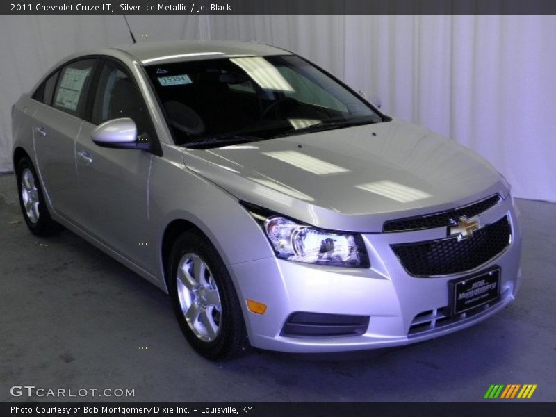 Silver Ice Metallic / Jet Black 2011 Chevrolet Cruze LT
