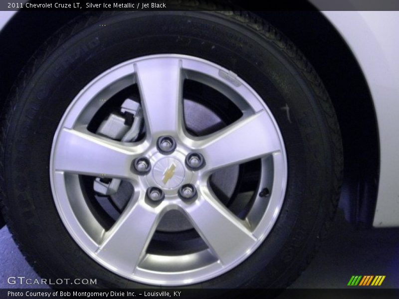 Silver Ice Metallic / Jet Black 2011 Chevrolet Cruze LT