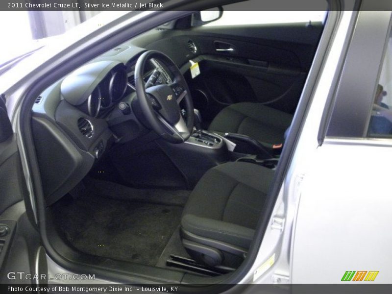 Silver Ice Metallic / Jet Black 2011 Chevrolet Cruze LT