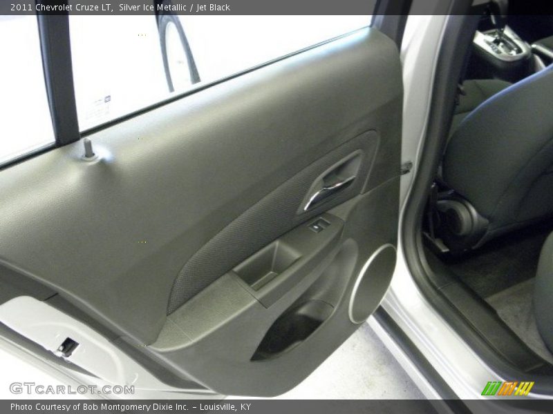 Silver Ice Metallic / Jet Black 2011 Chevrolet Cruze LT