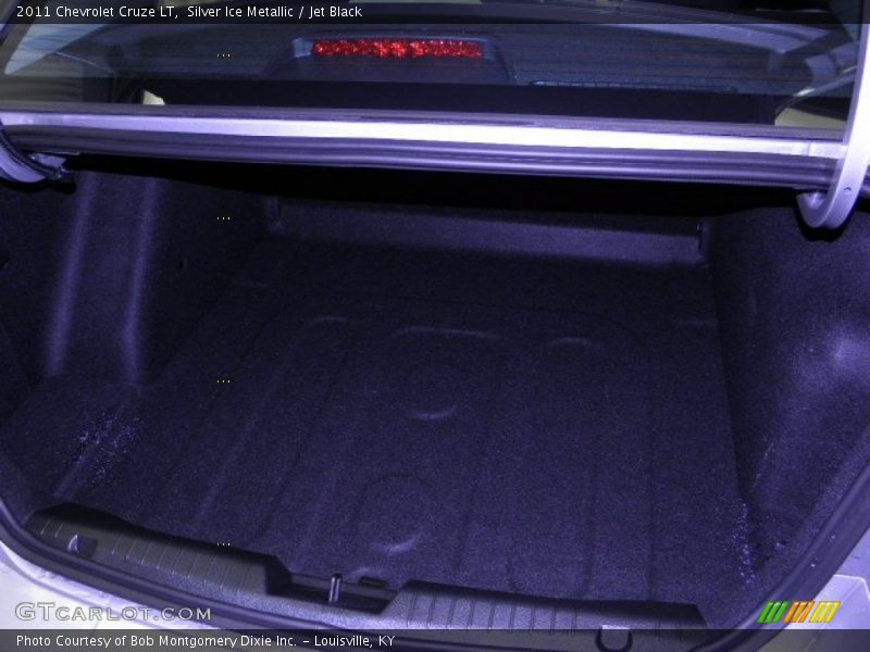 Silver Ice Metallic / Jet Black 2011 Chevrolet Cruze LT