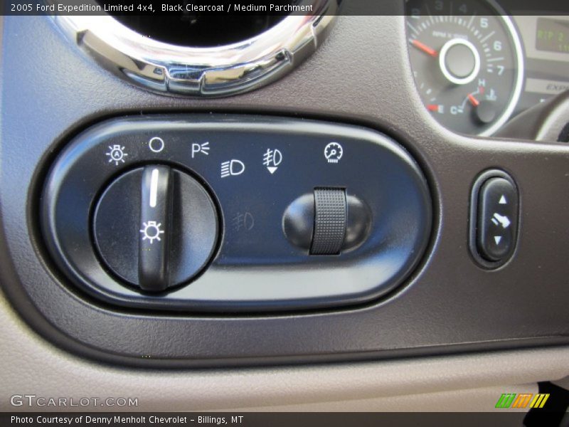 Controls of 2005 Expedition Limited 4x4