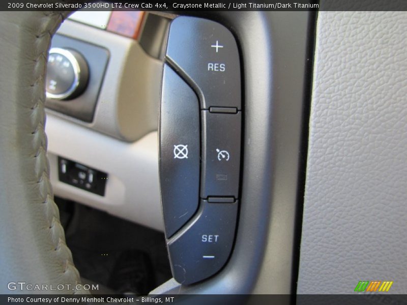 Controls of 2009 Silverado 3500HD LTZ Crew Cab 4x4