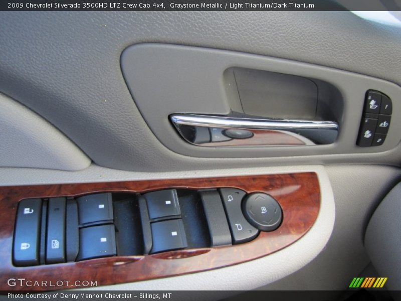 Controls of 2009 Silverado 3500HD LTZ Crew Cab 4x4