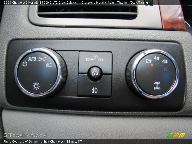 Controls of 2009 Silverado 3500HD LTZ Crew Cab 4x4