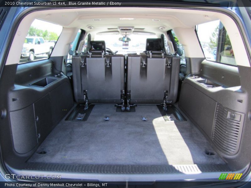  2010 Suburban LS 4x4 Trunk