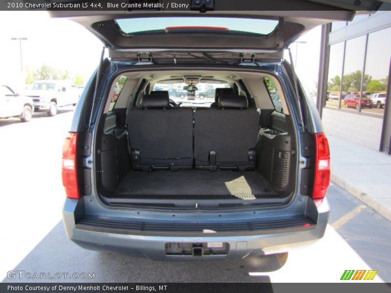  2010 Suburban LS 4x4 Trunk
