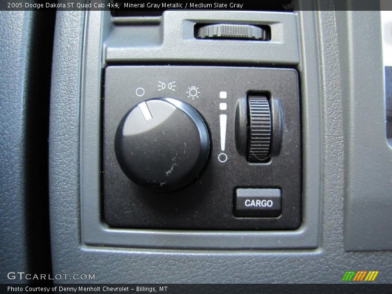 Mineral Gray Metallic / Medium Slate Gray 2005 Dodge Dakota ST Quad Cab 4x4