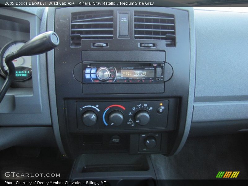 Mineral Gray Metallic / Medium Slate Gray 2005 Dodge Dakota ST Quad Cab 4x4