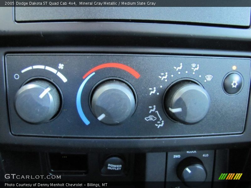 Mineral Gray Metallic / Medium Slate Gray 2005 Dodge Dakota ST Quad Cab 4x4
