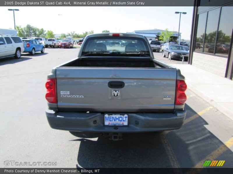 Mineral Gray Metallic / Medium Slate Gray 2005 Dodge Dakota ST Quad Cab 4x4