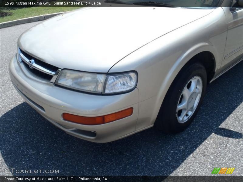 Sunlit Sand Metallic / Beige 1999 Nissan Maxima GXE