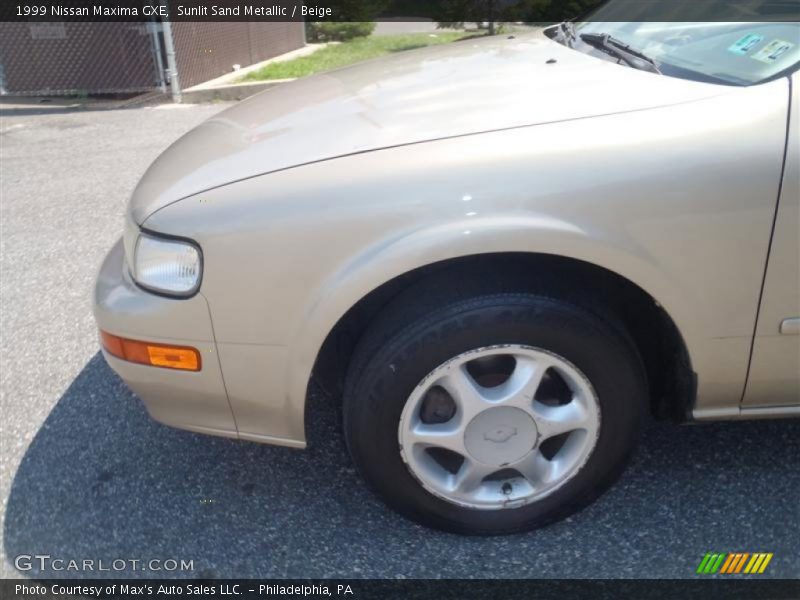 Sunlit Sand Metallic / Beige 1999 Nissan Maxima GXE
