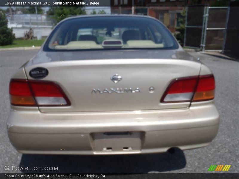 Sunlit Sand Metallic / Beige 1999 Nissan Maxima GXE