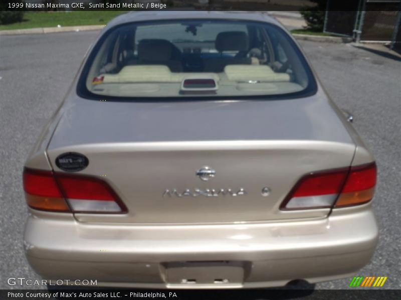 Sunlit Sand Metallic / Beige 1999 Nissan Maxima GXE