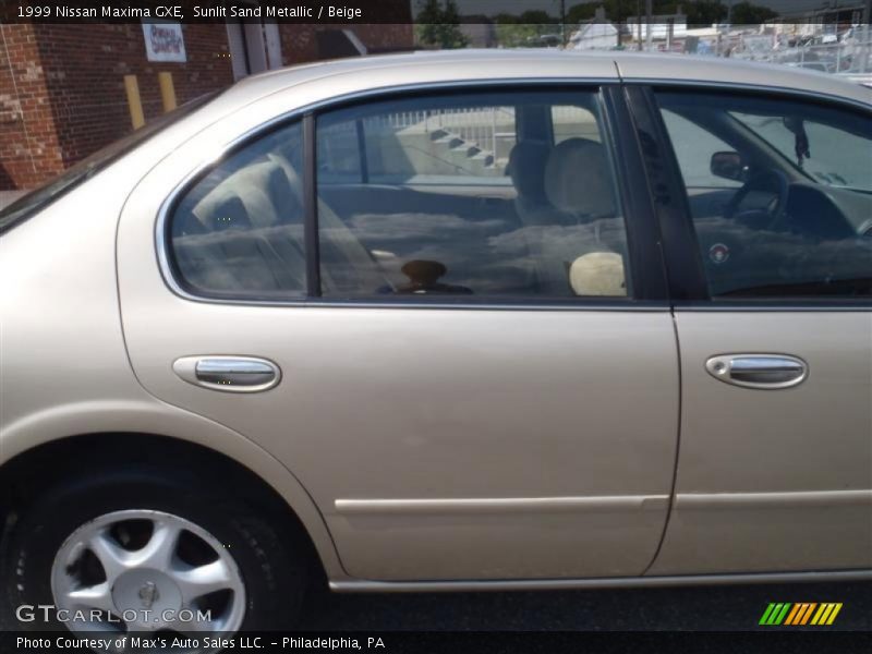 Sunlit Sand Metallic / Beige 1999 Nissan Maxima GXE