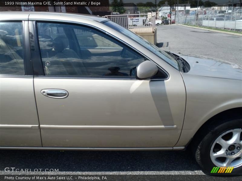 Sunlit Sand Metallic / Beige 1999 Nissan Maxima GXE