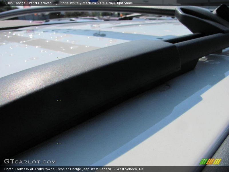 Stone White / Medium Slate Gray/Light Shale 2009 Dodge Grand Caravan SE