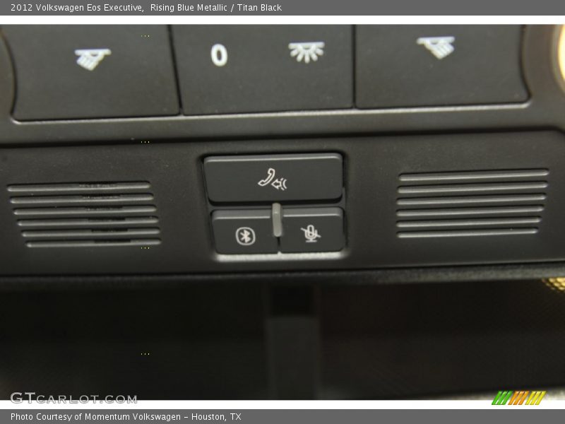 Rising Blue Metallic / Titan Black 2012 Volkswagen Eos Executive
