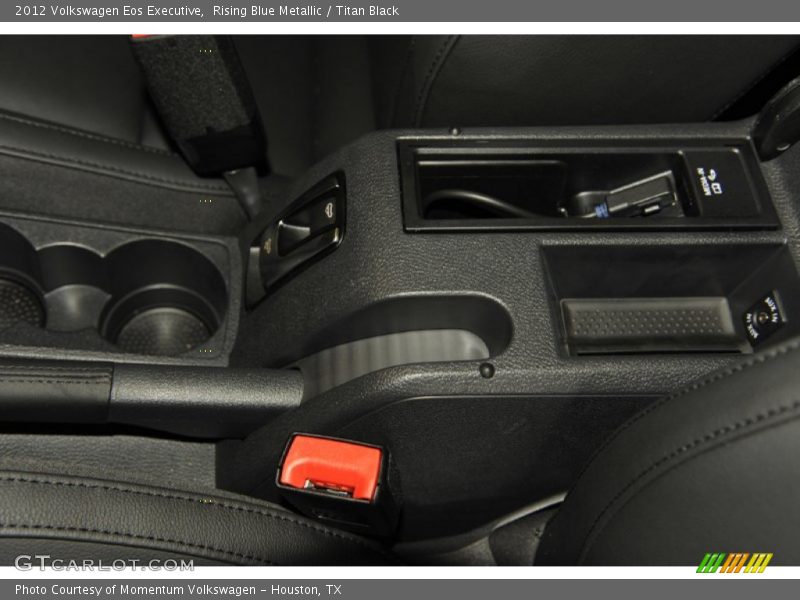 Rising Blue Metallic / Titan Black 2012 Volkswagen Eos Executive