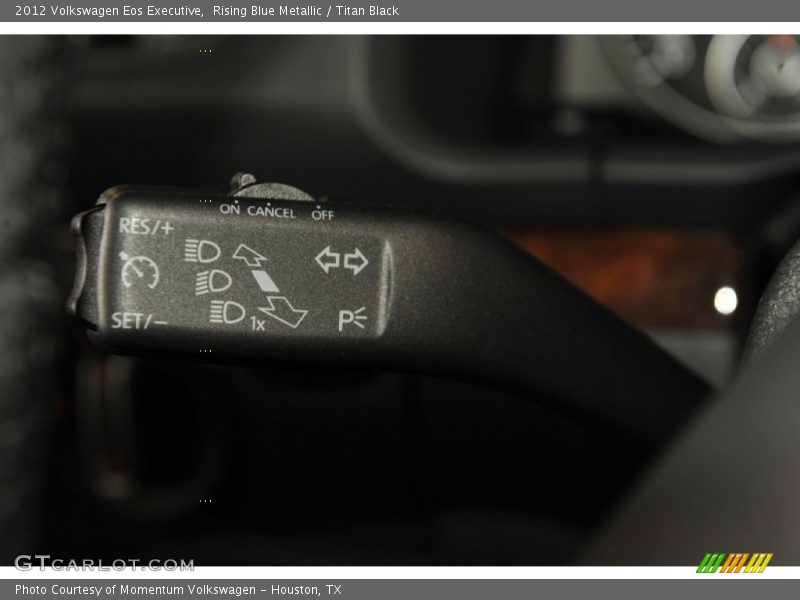 Rising Blue Metallic / Titan Black 2012 Volkswagen Eos Executive